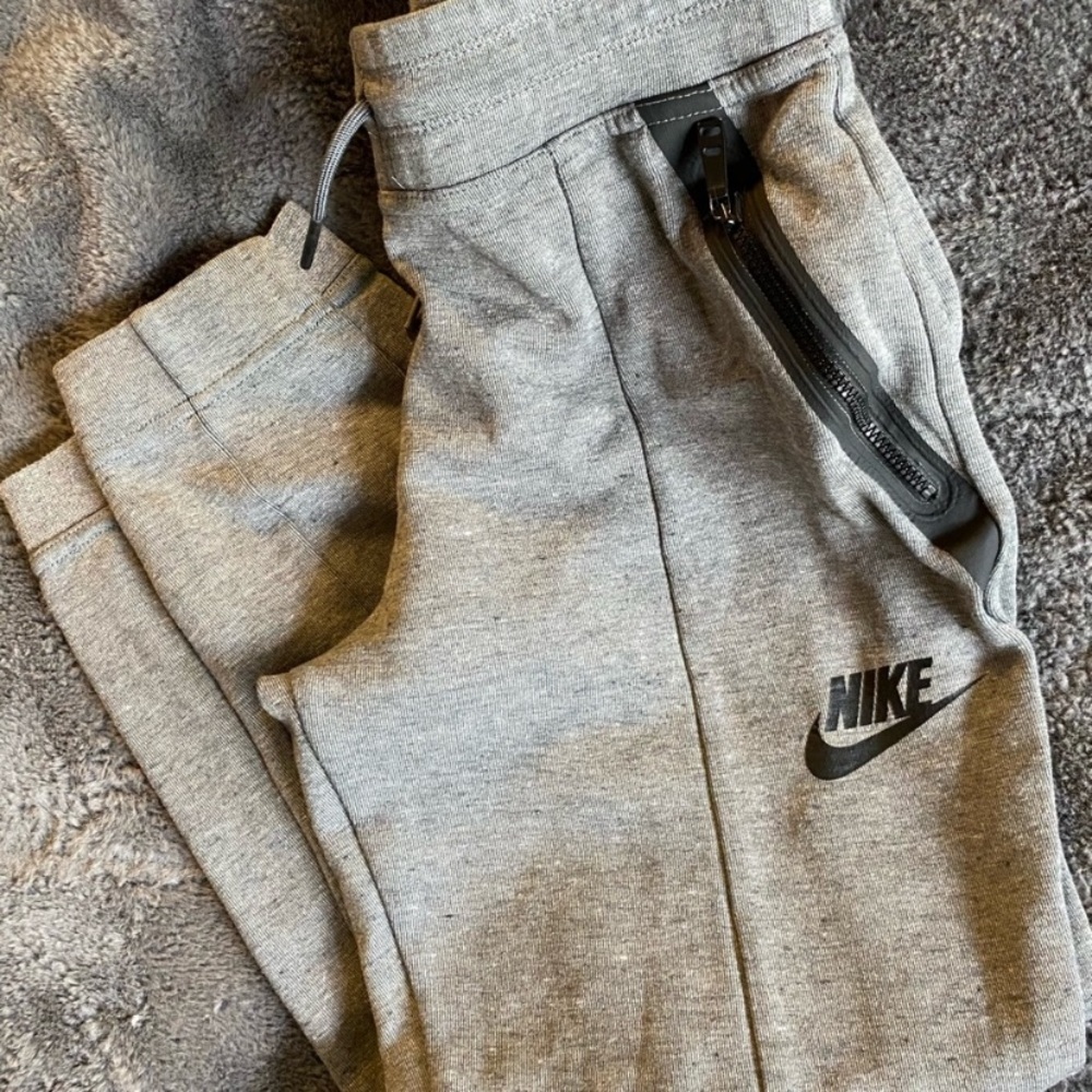 Nike sweats kids